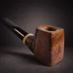 Ručno izrađena lula Mithril od korijena vrijeska iz serije Gondor, prikazana u bočnom pogledu pod kutem sa suprotne strane